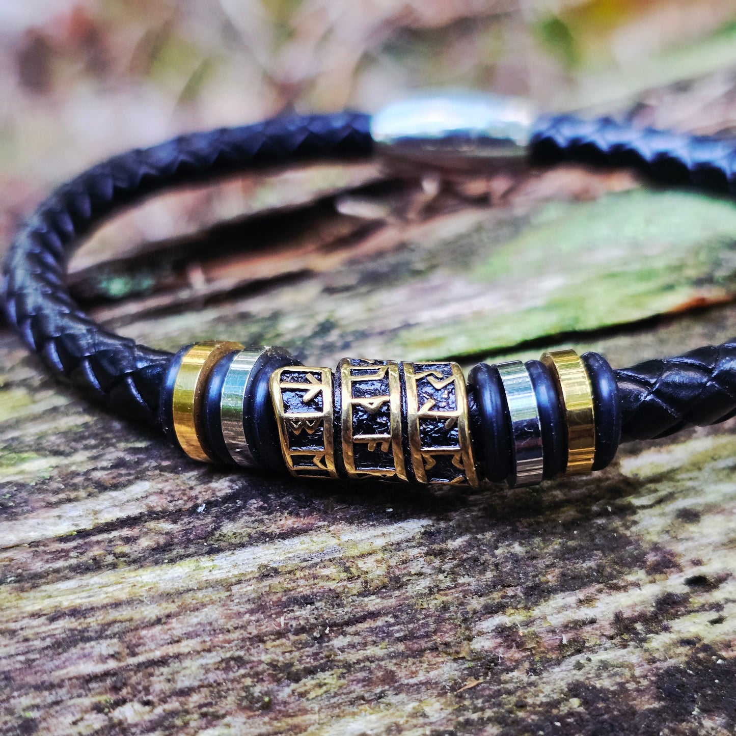 Bracelet Leather "Goldrunes"