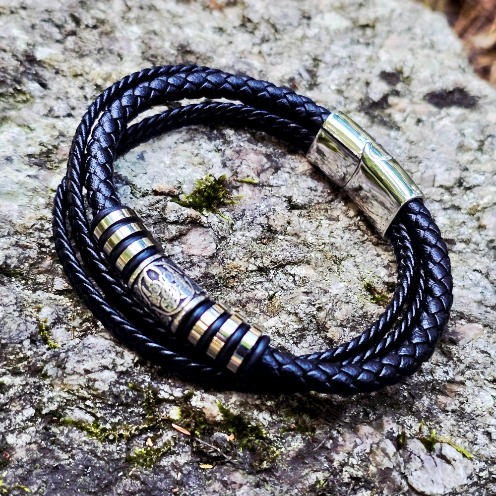 Bracelet "Wolf Paw" (Triple Row)