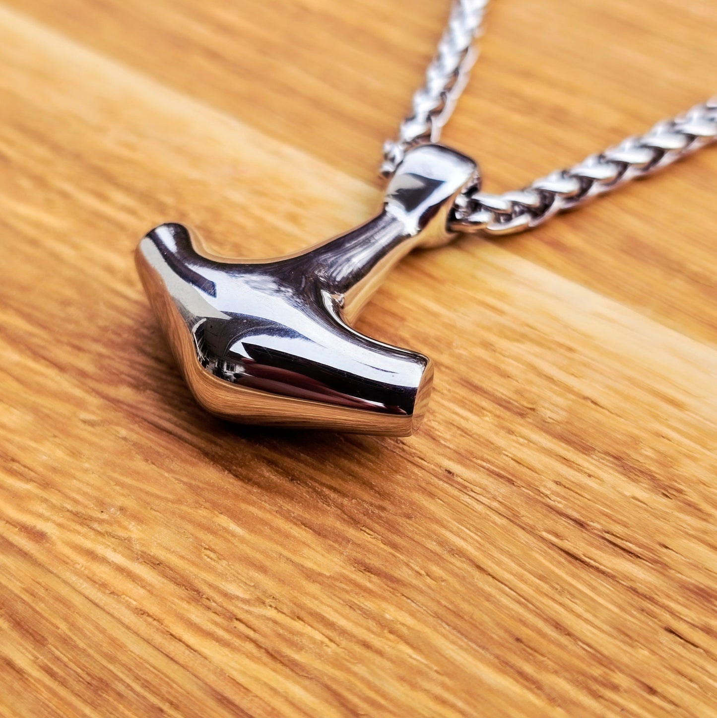Necklace “Thor’s Hammer – Pure Elegance”