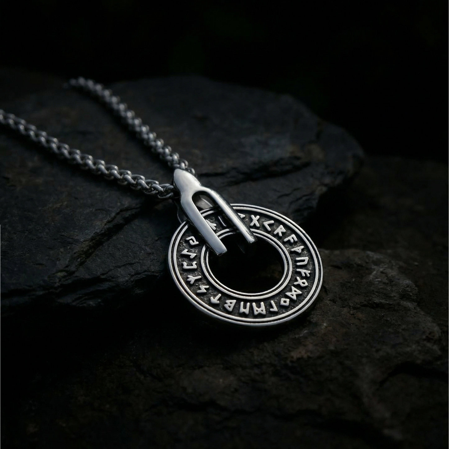 Necklace Runic Wheel - Silver